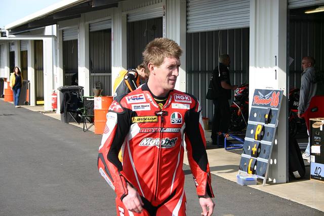 MotoGP心理课：如何在关键时刻稳住（球迷文化视角）